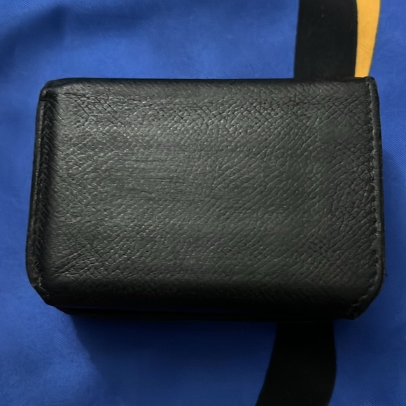 BALENCIAGA BB Logo Black Leather Compact Trifold Wallet - Picture 2 of 11